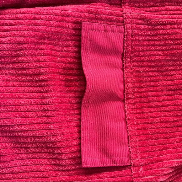 The Red i Corduroy jacket with detachable sleeves. - Picture 10 of 10